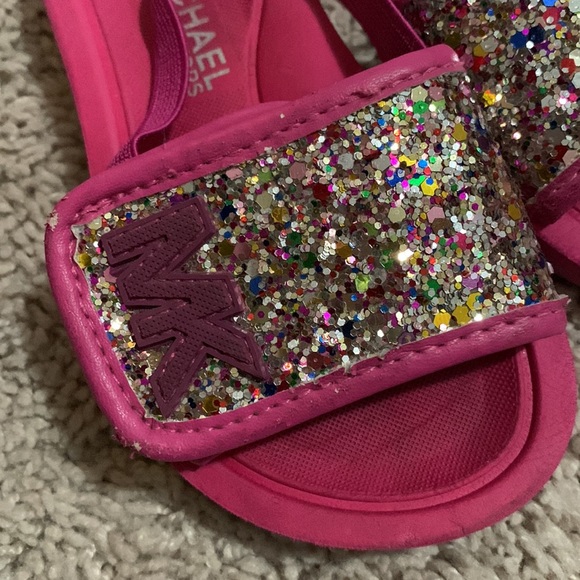 Michael Kors toddler sandals - Picture 4 of 5
